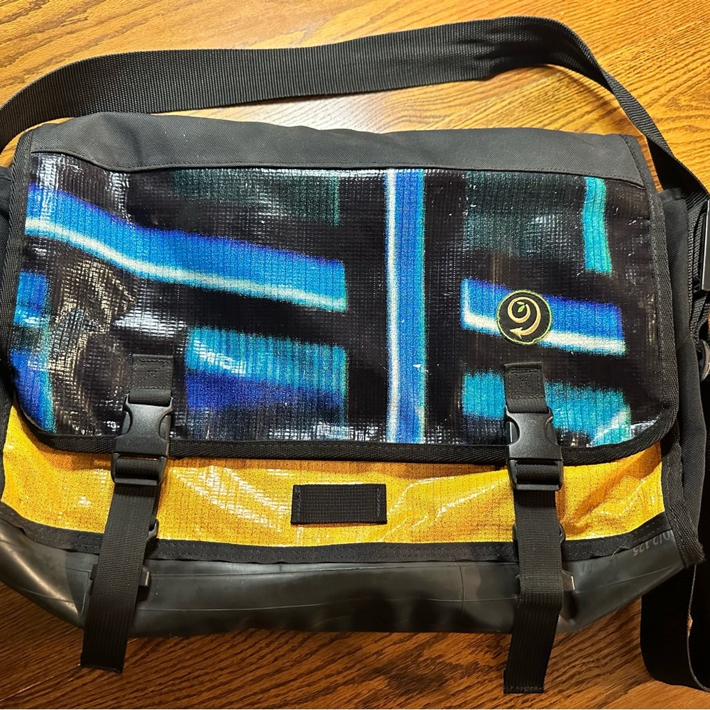 Green Guru Messenger bag made from recycled material